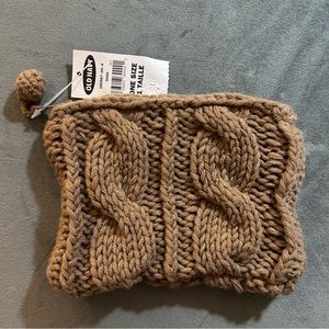OLD NAVY small cable knit bag with Pom pom 5-1/2” x 7-1/2”